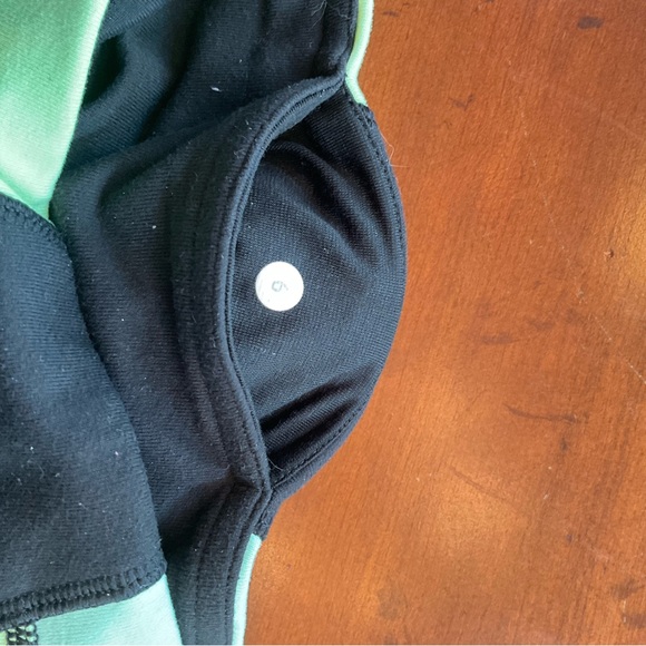 Lululemon reversible Groove Short Tall size 6 - Picture 4 of 6